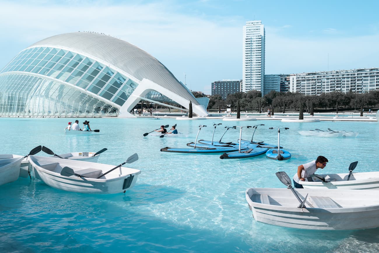 Nuevas rutas para descubrir después del verano con tu alquiler de autocaravanas en Valencia